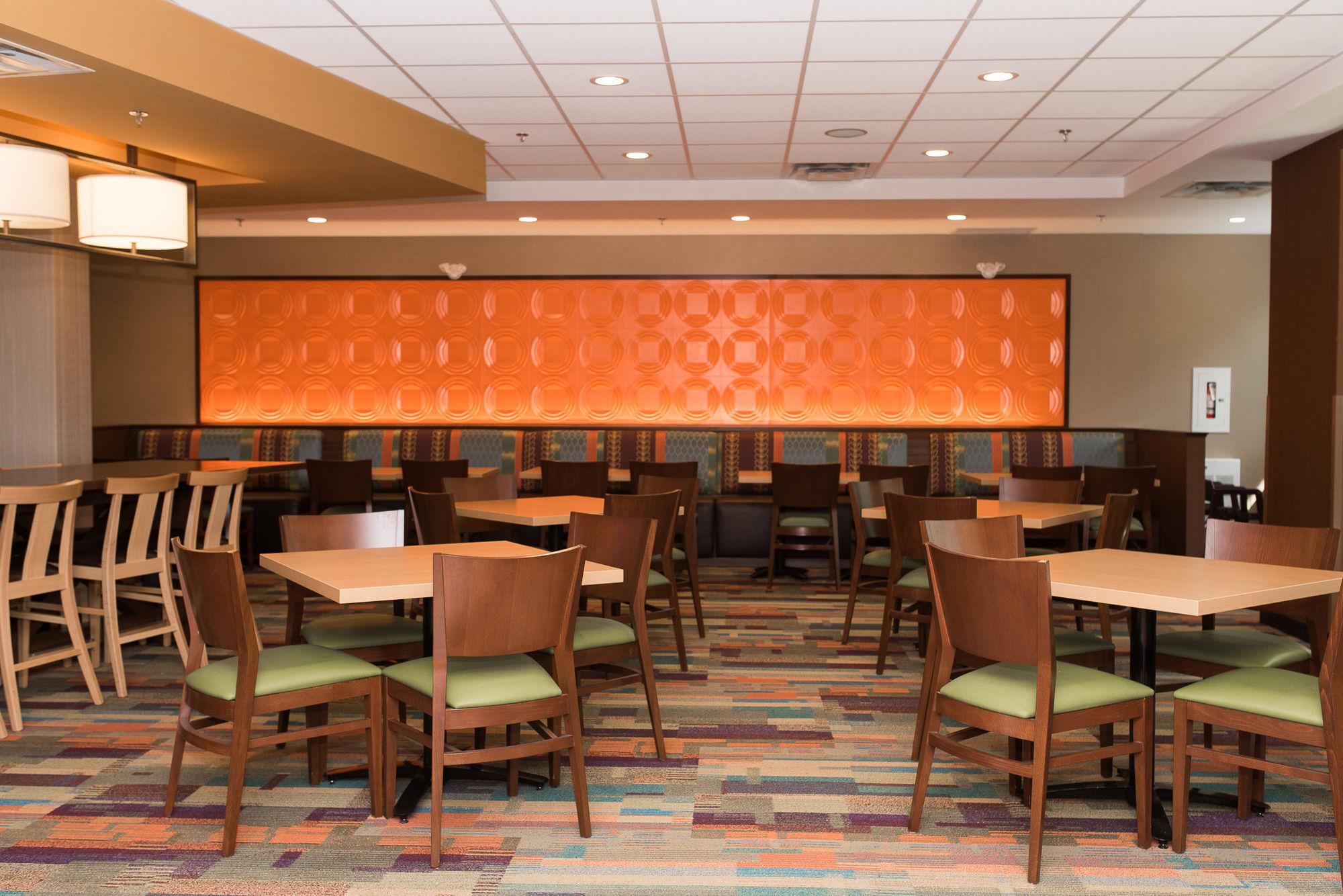 Fairfield Inn & Suites By Marriott Edmonton North Bagian luar foto
