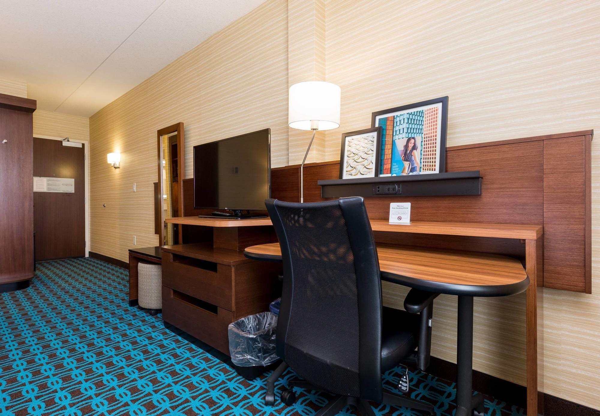 Fairfield Inn & Suites By Marriott Edmonton North Bagian luar foto