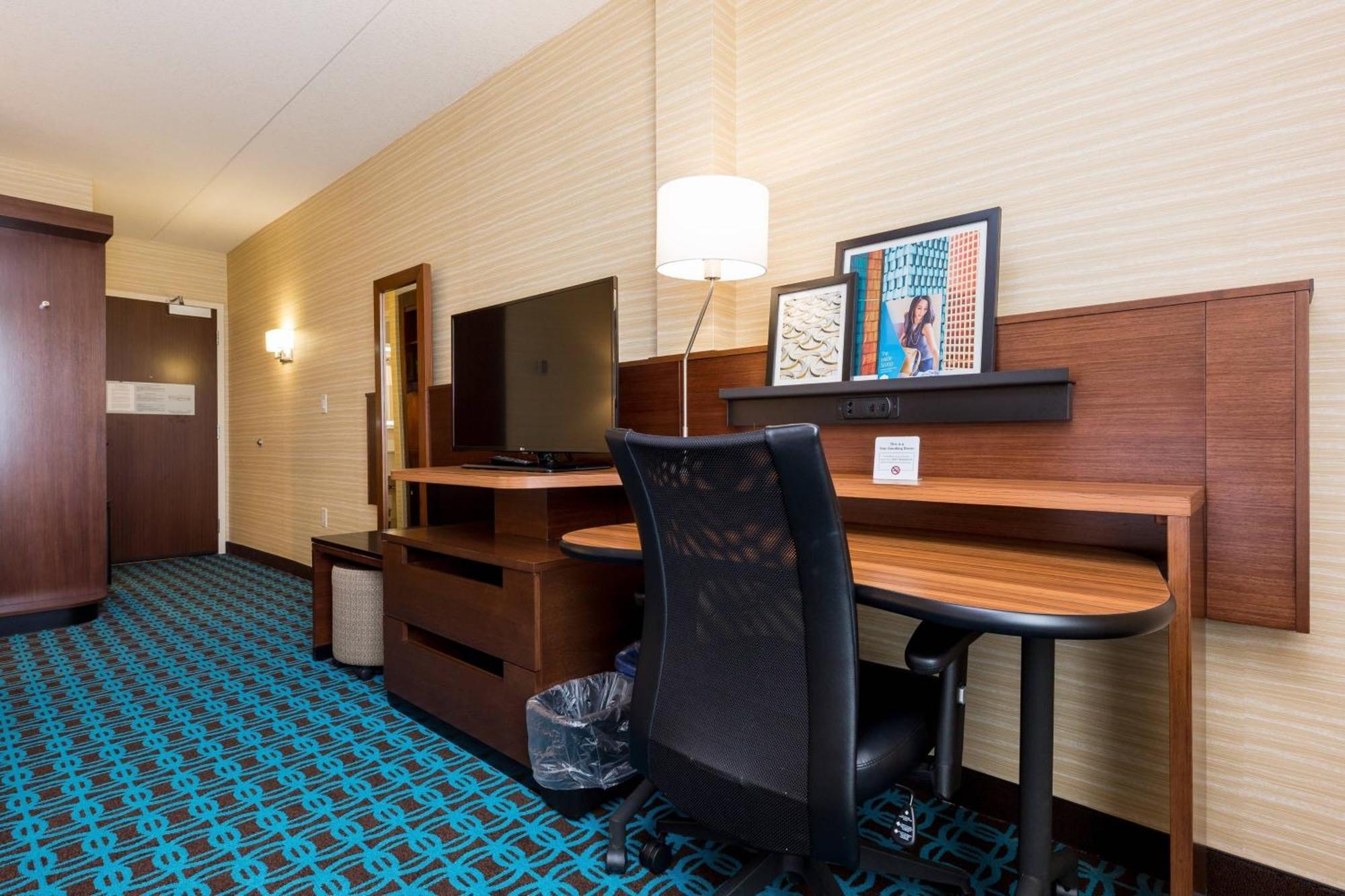 Fairfield Inn & Suites By Marriott Edmonton North Bagian luar foto
